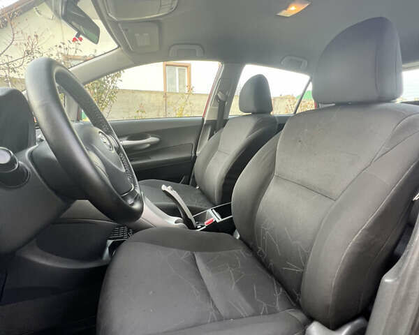 Червоний Тойота Ауріс, об'ємом двигуна 1.36 л та пробігом 229 тис. км за 6300 $, фото 17 на Automoto.ua