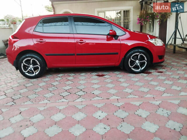 Красный Тойота Аурис, объемом двигателя 1.6 л и пробегом 112 тыс. км за 7200 $, фото 9 на Automoto.ua