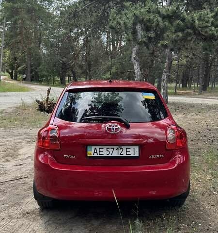 Червоний Тойота Ауріс, об'ємом двигуна 1.6 л та пробігом 175 тис. км за 7100 $, фото 3 на Automoto.ua