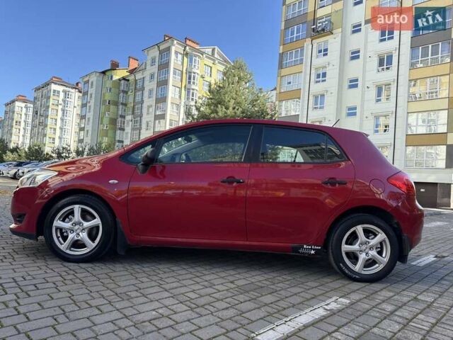 Червоний Тойота Ауріс, об'ємом двигуна 1.4 л та пробігом 220 тис. км за 7000 $, фото 12 на Automoto.ua