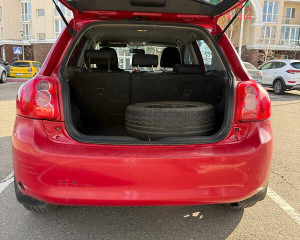 Красный Тойота Аурис, объемом двигателя 1.6 л и пробегом 399 тыс. км за 5700 $, фото 6 на Automoto.ua