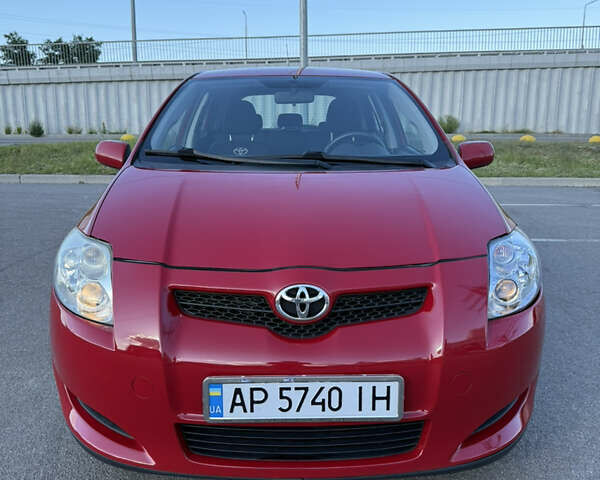 Красный Тойота Аурис, объемом двигателя 1.6 л и пробегом 181 тыс. км за 6700 $, фото 4 на Automoto.ua
