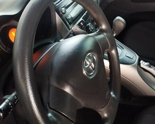 Красный Тойота Аурис, объемом двигателя 1.6 л и пробегом 112 тыс. км за 7200 $, фото 15 на Automoto.ua