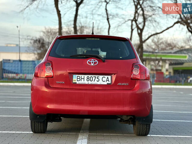 Червоний Тойота Ауріс, об'ємом двигуна 1.6 л та пробігом 85 тис. км за 8700 $, фото 21 на Automoto.ua