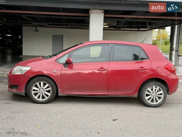 Красный Тойота Аурис, объемом двигателя 1.6 л и пробегом 200 тыс. км за 4500 $, фото 10 на Automoto.ua