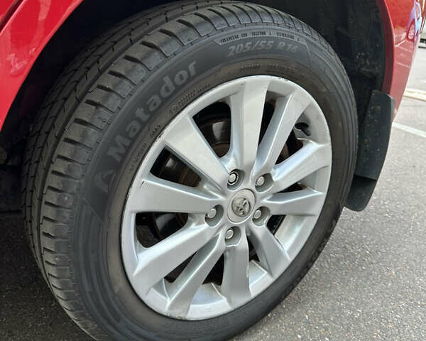 Тойота Аурис 2009 в Одессе на Automoto.ua Красный Тойота Аурис, объемом двигателя 1.6 л и пробегом 147 тыс. км за 8200 $, фото 19 на Automoto.ua