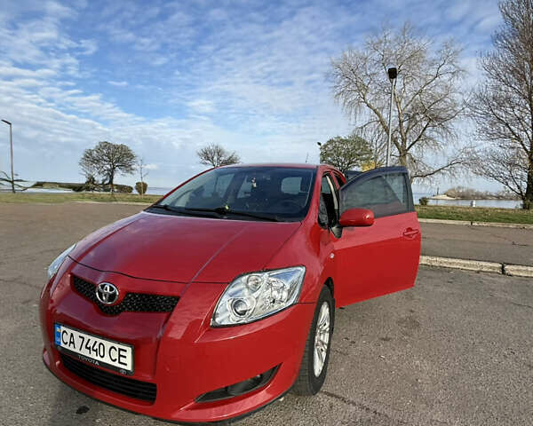 Красный Тойота Аурис, объемом двигателя 1.6 л и пробегом 123 тыс. км за 8500 $, фото 10 на Automoto.ua