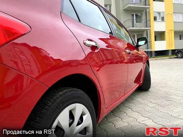 Красный Тойота Аурис, объемом двигателя 1.3 л и пробегом 169 тыс. км за 7000 $, фото 10 на Automoto.ua