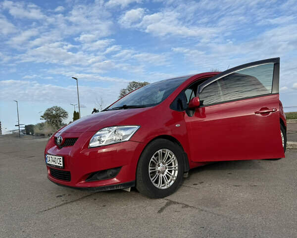 Красный Тойота Аурис, объемом двигателя 1.6 л и пробегом 123 тыс. км за 8500 $, фото 4 на Automoto.ua