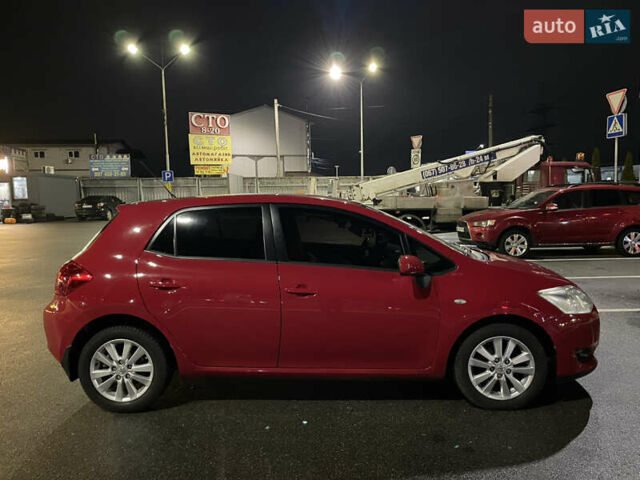 Красный Тойота Аурис, объемом двигателя 1.6 л и пробегом 191 тыс. км за 7000 $, фото 3 на Automoto.ua