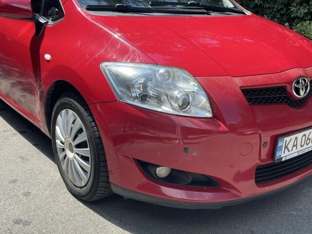 Красный Тойота Аурис, объемом двигателя 0 л и пробегом 65 тыс. км за 8000 $, фото 7 на Automoto.ua