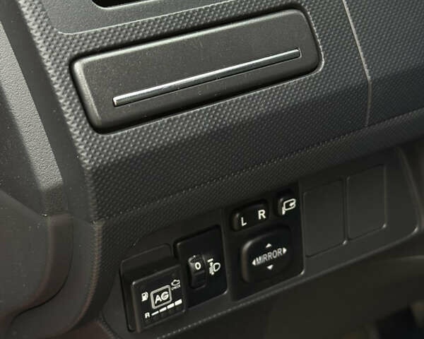 Тойота Аурис 2010 в Белой Церкве на Automoto.ua Красный Тойота Аурис, объемом двигателя 1.6 л и пробегом 169 тыс. км за 10000 $, фото 16 на Automoto.ua