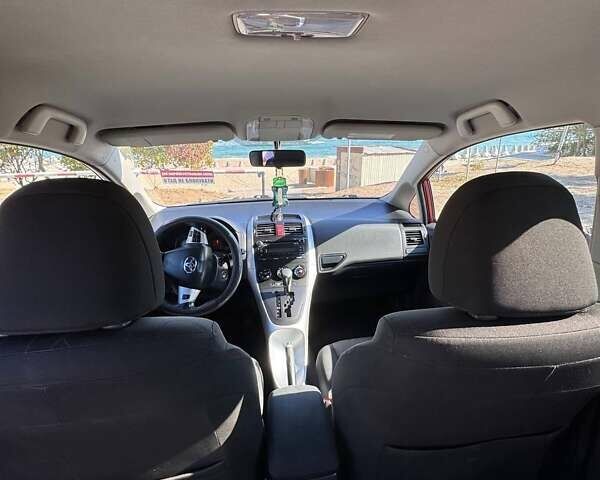 Червоний Тойота Ауріс, об'ємом двигуна 1.6 л та пробігом 219 тис. км за 9700 $, фото 12 на Automoto.ua