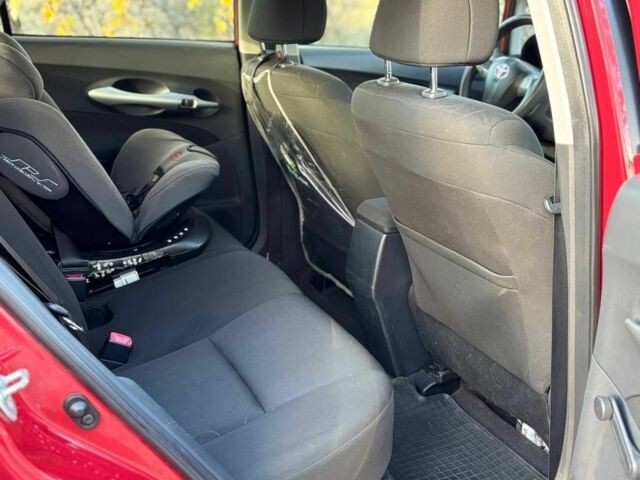 Червоний Тойота Ауріс, об'ємом двигуна 1.6 л та пробігом 122 тис. км за 10200 $, фото 9 на Automoto.ua