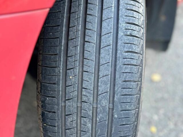 Червоний Тойота Ауріс, об'ємом двигуна 1.6 л та пробігом 122 тис. км за 10200 $, фото 8 на Automoto.ua