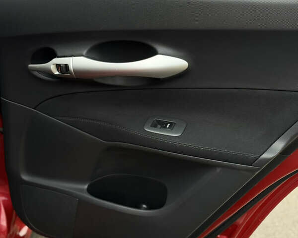 Тойота Аурис 2010 в Белой Церкве на Automoto.ua Красный Тойота Аурис, объемом двигателя 1.6 л и пробегом 169 тыс. км за 10000 $, фото 19 на Automoto.ua