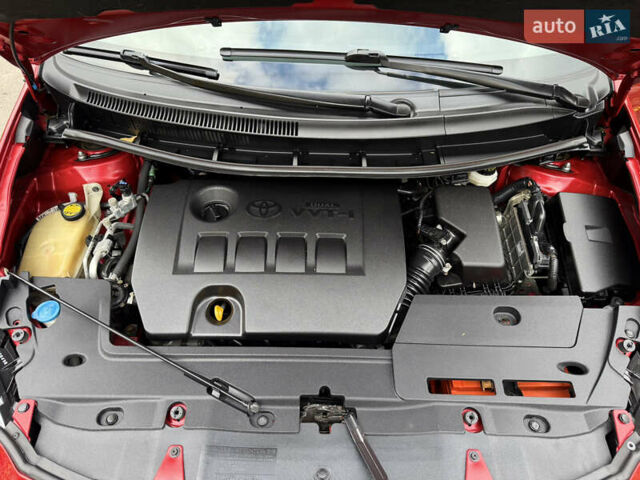 Тойота Аурис 2010 в Белой Церкве на Automoto.ua Красный Тойота Аурис, объемом двигателя 1.6 л и пробегом 169 тыс. км за 10000 $, фото 25 на Automoto.ua