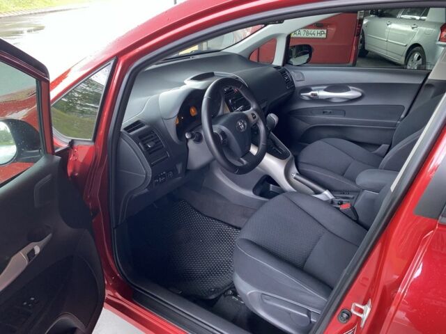 Красный Тойота Аурис, объемом двигателя 1.6 л и пробегом 127 тыс. км за 9900 $, фото 10 на Automoto.ua