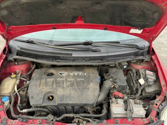 Червоний Тойота Ауріс, об'ємом двигуна 1.6 л та пробігом 238 тис. км за 5500 $, фото 10 на Automoto.ua