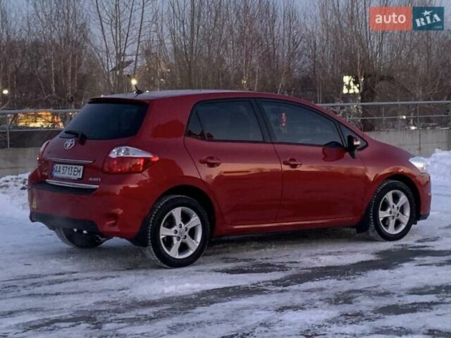 Червоний Тойота Ауріс, об'ємом двигуна 1.6 л та пробігом 90 тис. км за 11700 $, фото 25 на Automoto.ua