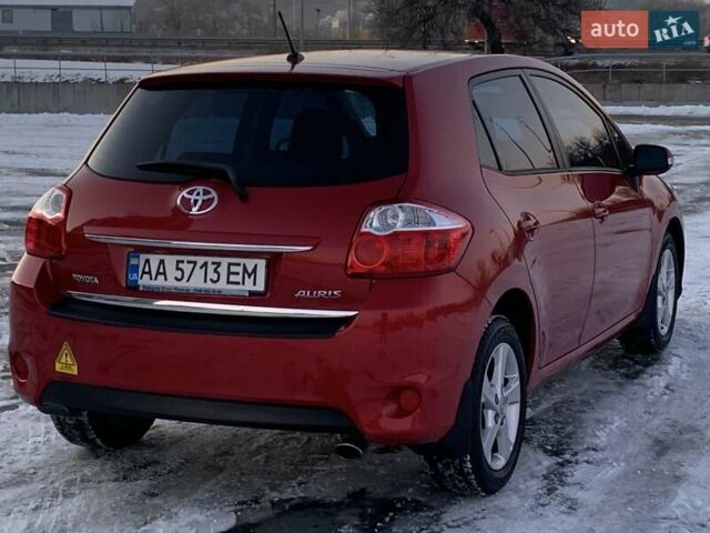 Червоний Тойота Ауріс, об'ємом двигуна 1.6 л та пробігом 90 тис. км за 11700 $, фото 13 на Automoto.ua