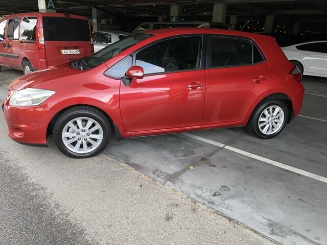 Красный Тойота Аурис, объемом двигателя 1.6 л и пробегом 127 тыс. км за 9900 $, фото 8 на Automoto.ua