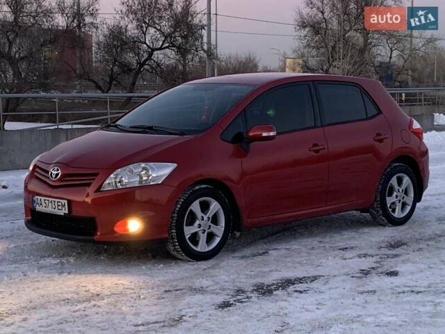 Червоний Тойота Ауріс, об'ємом двигуна 1.6 л та пробігом 90 тис. км за 11700 $, фото 33 на Automoto.ua