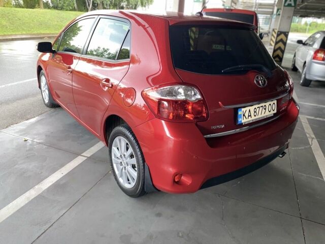 Красный Тойота Аурис, объемом двигателя 1.6 л и пробегом 127 тыс. км за 9900 $, фото 7 на Automoto.ua