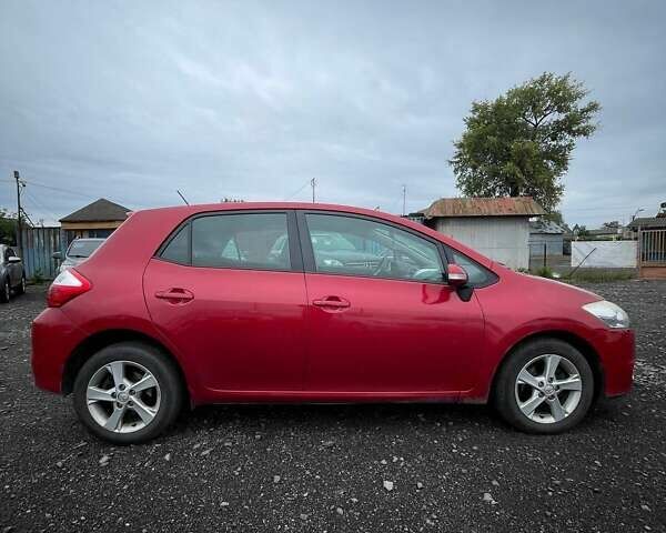 Красный Тойота Аурис, объемом двигателя 1.6 л и пробегом 299 тыс. км за 7990 $, фото 2 на Automoto.ua