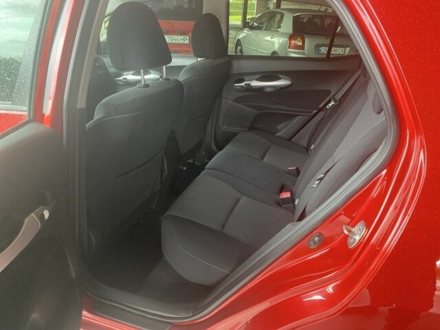 Красный Тойота Аурис, объемом двигателя 1.6 л и пробегом 127 тыс. км за 9900 $, фото 14 на Automoto.ua