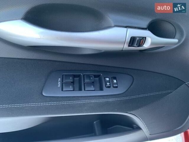 Червоний Тойота Ауріс, об'ємом двигуна 1.6 л та пробігом 90 тис. км за 11700 $, фото 61 на Automoto.ua