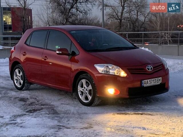 Червоний Тойота Ауріс, об'ємом двигуна 1.6 л та пробігом 90 тис. км за 11700 $, фото 32 на Automoto.ua