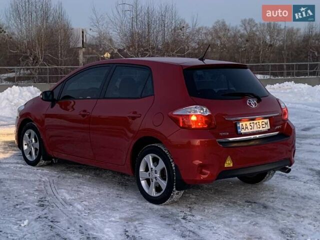 Червоний Тойота Ауріс, об'ємом двигуна 1.6 л та пробігом 90 тис. км за 11700 $, фото 26 на Automoto.ua