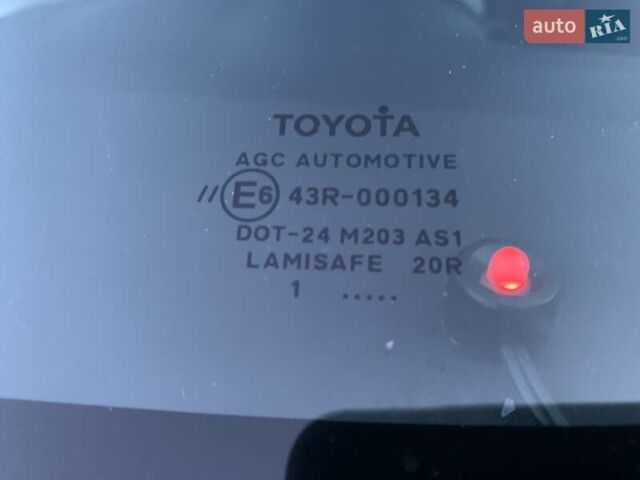 Червоний Тойота Ауріс, об'ємом двигуна 1.6 л та пробігом 90 тис. км за 11700 $, фото 34 на Automoto.ua