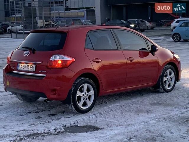Червоний Тойота Ауріс, об'ємом двигуна 1.6 л та пробігом 90 тис. км за 11700 $, фото 16 на Automoto.ua