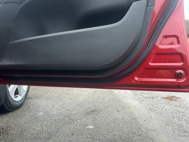 Красный Тойота Аурис, объемом двигателя 1.6 л и пробегом 104 тыс. км за 10500 $, фото 19 на Automoto.ua