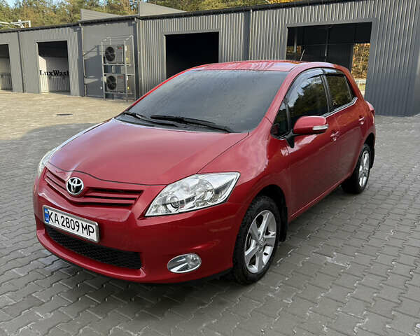 Тойота Аурис 2012 в Киеве на Automoto.ua Красный Тойота Аурис, объемом двигателя 1.6 л и пробегом 87 тыс. км за 11700 $, фото 9 на Automoto.ua