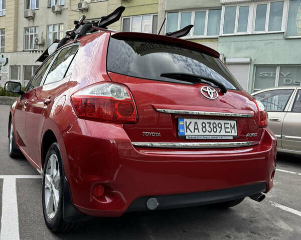 Красный Тойота Аурис, объемом двигателя 1.6 л и пробегом 182 тыс. км за 9499 $, фото 2 на Automoto.ua
