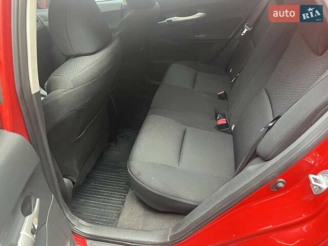 Красный Тойота Аурис, объемом двигателя 1.6 л и пробегом 104 тыс. км за 10500 $, фото 16 на Automoto.ua