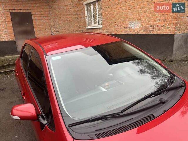 Красный Тойота Аурис, объемом двигателя 1.6 л и пробегом 104 тыс. км за 10500 $, фото 6 на Automoto.ua