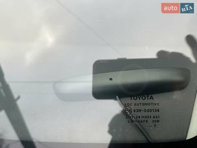 Красный Тойота Аурис, объемом двигателя 1.6 л и пробегом 104 тыс. км за 10500 $, фото 28 на Automoto.ua