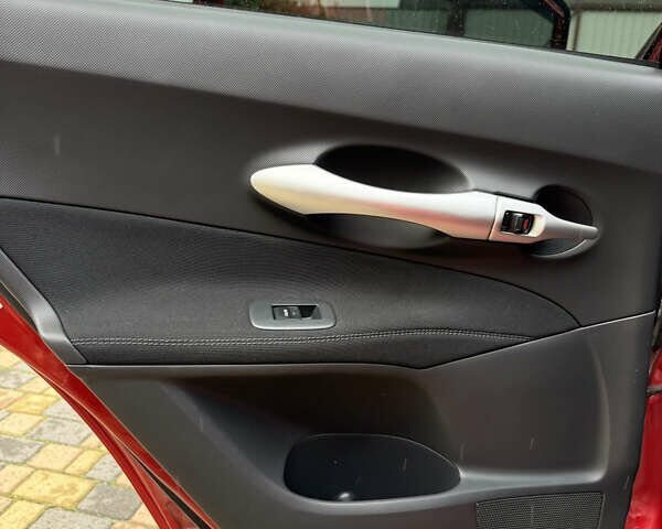 Тойота Аурис 2012 в Киеве на Automoto.ua Красный Тойота Аурис, объемом двигателя 1.6 л и пробегом 87 тыс. км за 11700 $, фото 19 на Automoto.ua