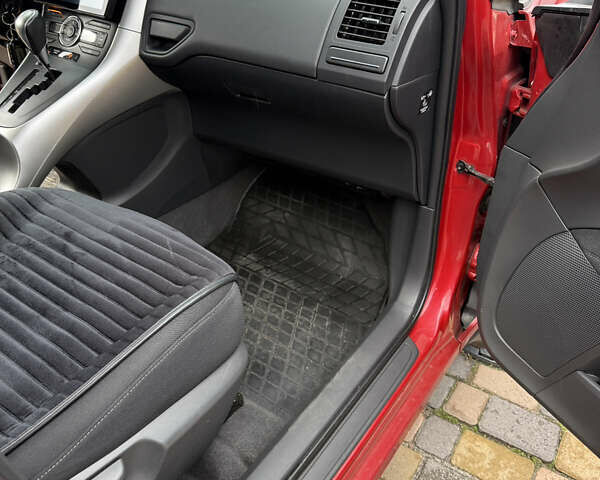 Тойота Аурис 2012 в Киеве на Automoto.ua Красный Тойота Аурис, объемом двигателя 1.6 л и пробегом 87 тыс. км за 11700 $, фото 16 на Automoto.ua