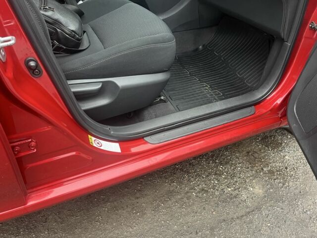 Красный Тойота Аурис, объемом двигателя 1.6 л и пробегом 104 тыс. км за 10500 $, фото 18 на Automoto.ua