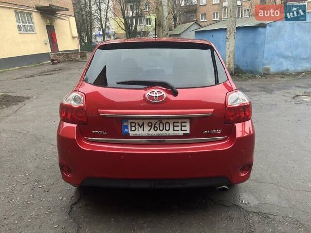 Красный Тойота Аурис, объемом двигателя 1.6 л и пробегом 104 тыс. км за 10500 $, фото 5 на Automoto.ua