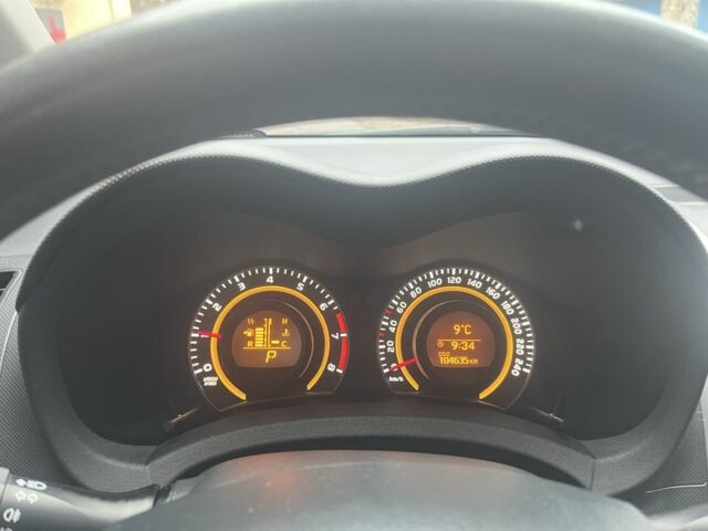 Красный Тойота Аурис, объемом двигателя 1.6 л и пробегом 104 тыс. км за 10500 $, фото 6 на Automoto.ua