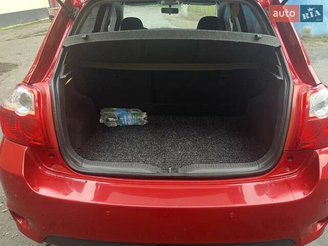 Красный Тойота Аурис, объемом двигателя 1.6 л и пробегом 104 тыс. км за 10500 $, фото 21 на Automoto.ua