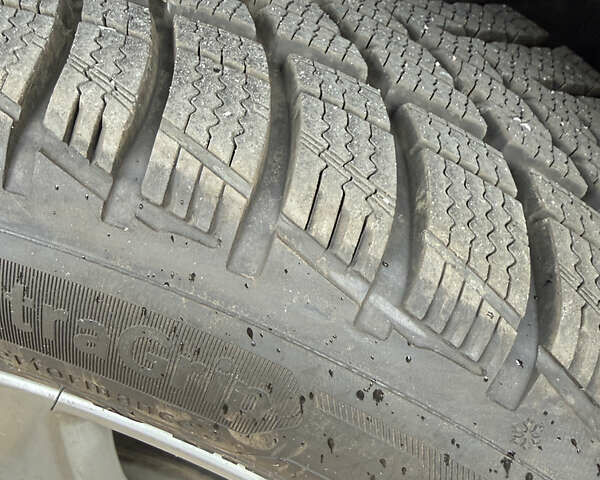 Тойота Аурис 2012 в Киеве на Automoto.ua Красный Тойота Аурис, объемом двигателя 1.6 л и пробегом 87 тыс. км за 11700 $, фото 12 на Automoto.ua