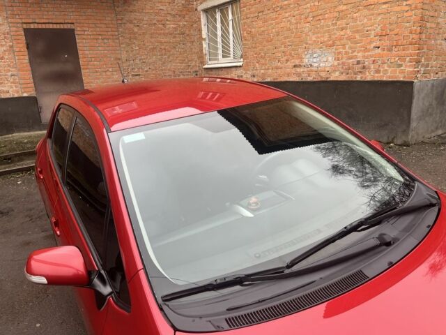 Красный Тойота Аурис, объемом двигателя 1.6 л и пробегом 104 тыс. км за 10500 $, фото 15 на Automoto.ua