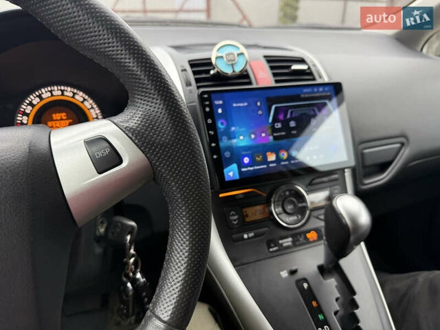 Тойота Аурис 2012 в Киеве на Automoto.ua Красный Тойота Аурис, объемом двигателя 1.6 л и пробегом 87 тыс. км за 11700 $, фото 11 на Automoto.ua